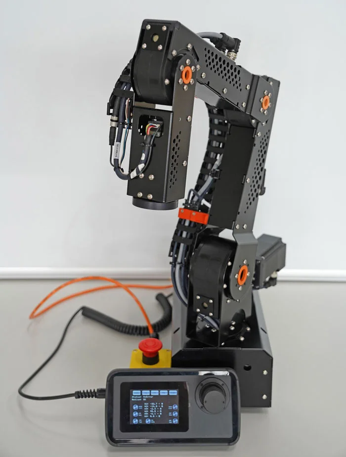 Robotics Lab - IGUS Roboter-Arm