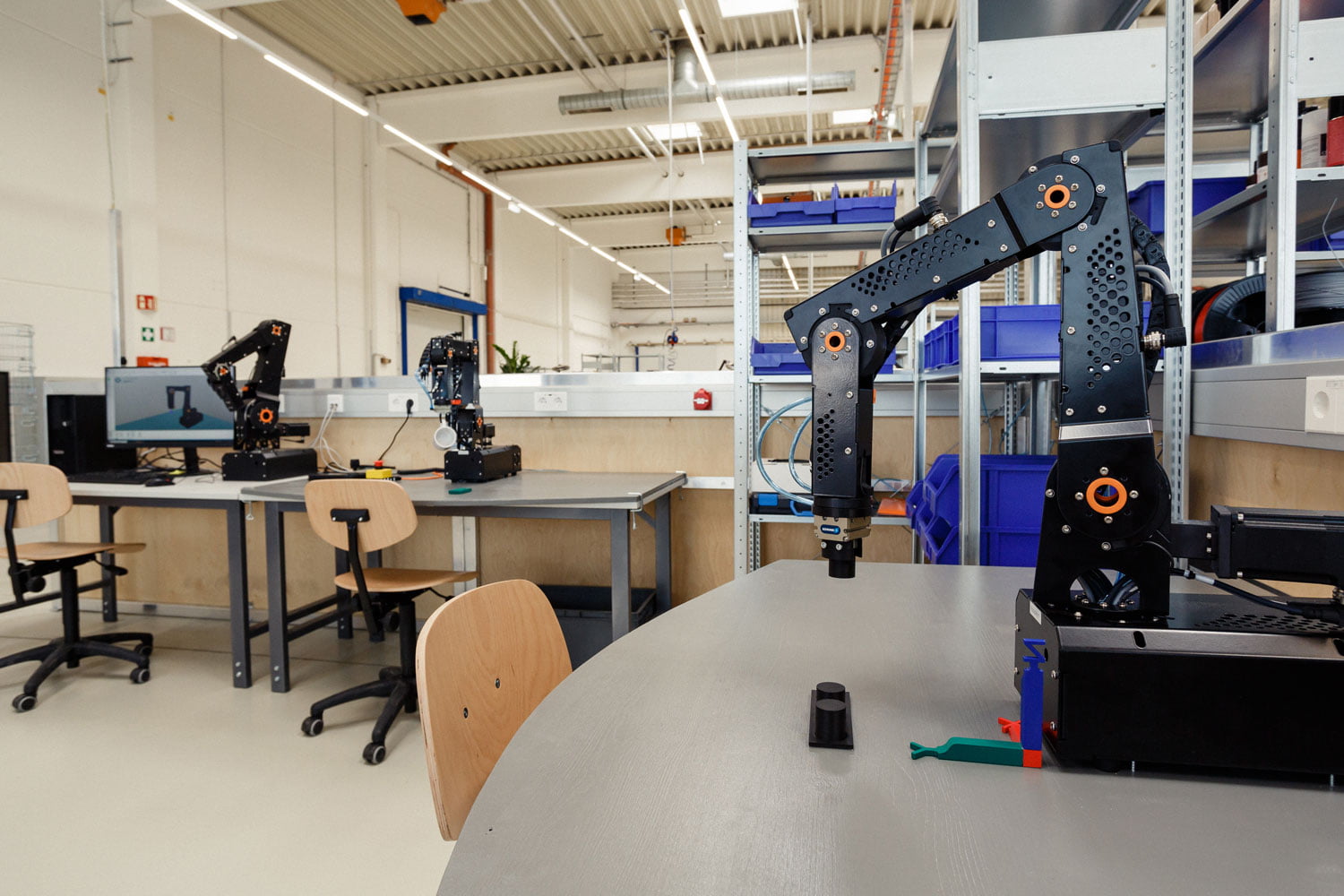Robotics Lab, 5-Achsen-Roboter von Igus