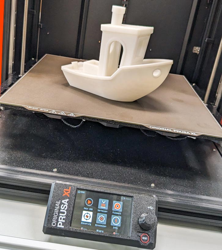 3D-Drucker im Innovation Lab FHWN