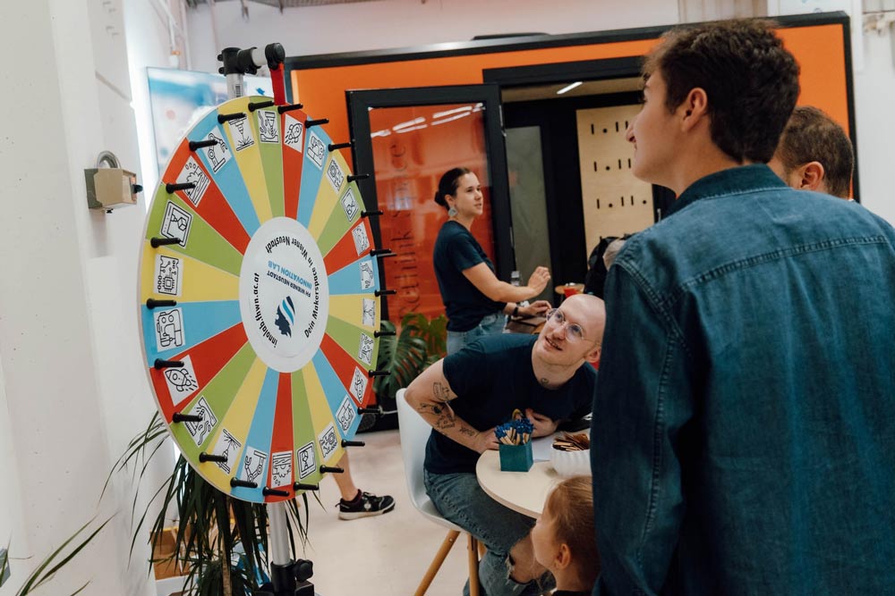 Glücksrad bei der Lange Nacht der Forschung im Innovation Lab